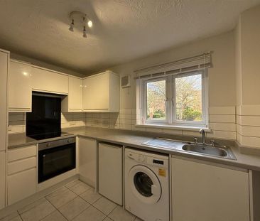 1 bedroom flat to rent - Photo 3