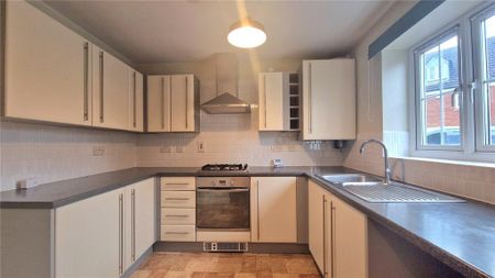 2 bedroom semi-detached house to rent - Photo 4