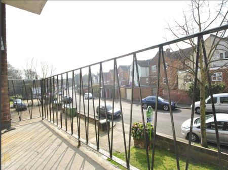 1 bedroom flat to rent - Photo 4