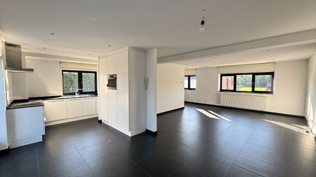 Gerenoveerd duplexappartement met 2 slpks in Lummen - Photo 3