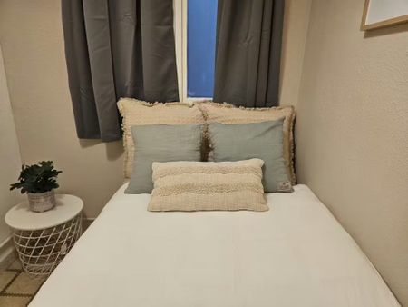 Plaça de Ramon Berenguer el Gran, Barcelona, Catalonia 08002 - Photo 4