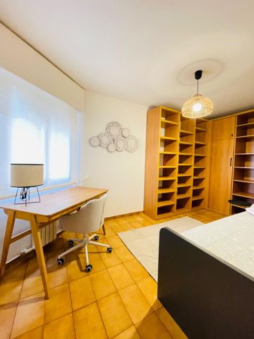 Piso de alquiler en Avenida de Eusebio Sempere, Ensanche - Diputación - Photo 2