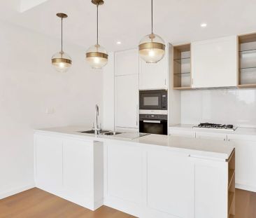 Stunning Brand New Apartment - Photo 3