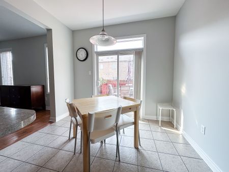 For Lease - 21 Fitzroy Avenue, Markham, Ontario - Photo 2