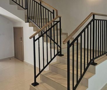 VACANT | BRAND NEW | 3BR TOWNHOUSE - Photo 5