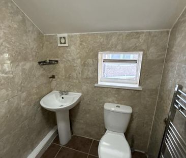 8 bedroom terraced house to rent - Photo 1