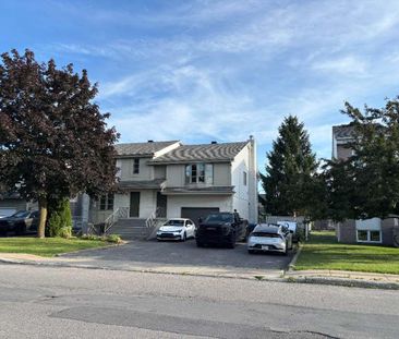 7 1/2 A LOUER TRIPLEX ,TRANQUILLE, ÉCLAIRÉS, - Photo 2