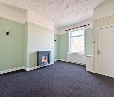 Shaw Road, Oldham, OL2 - Photo 2