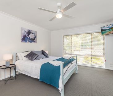 4 Bedroom Waterfront - Photo 4