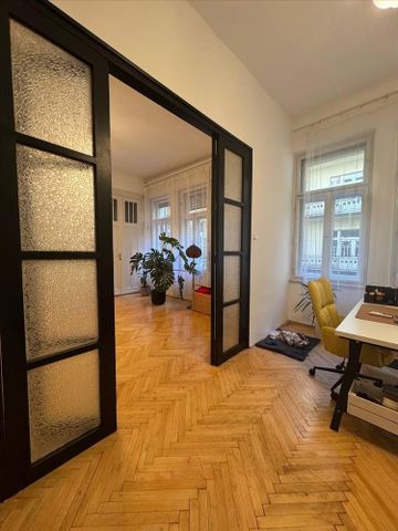 Kiadó átlagos állapotú lakás - Budapest V. kerület - Photo 3