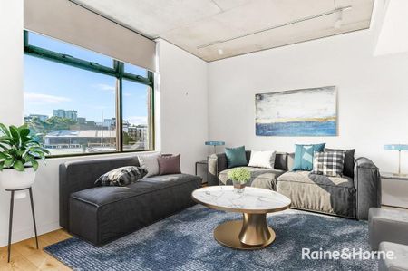 Ultra Modern Apartment With Parking - Photo 4