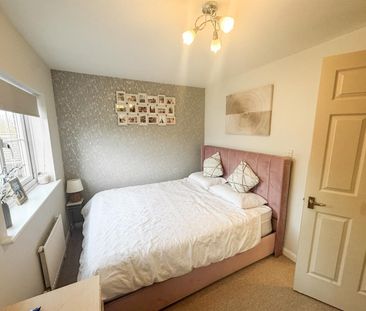 Highdowns, Hatch Warren, Basingstoke - Photo 4