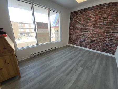 Appartement d’une chambre rénové, semi-meublé. - Photo 3