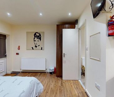 Studio to rent - Photo 5