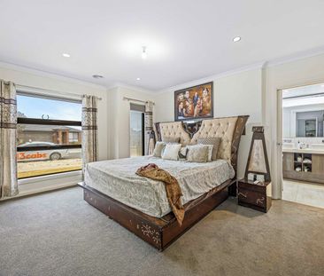 Large Executive Home In Established Estate! - Photo 1