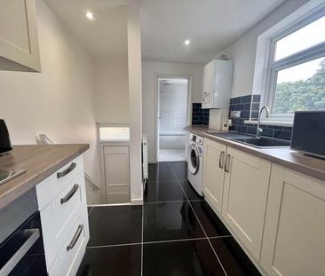 1 bedroom in a flat share to rent - Photo 5