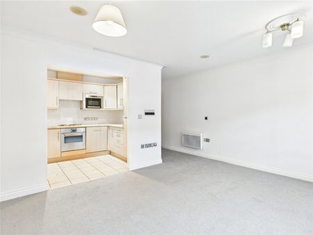 Albany Gardens, Colchester, Essex, CO2 8HQ - Photo 3