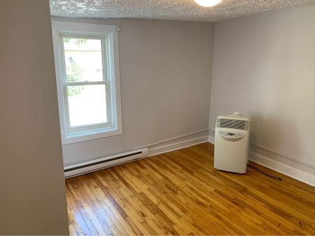 For Lease - 64 COBOURG Street Unit# 2, Lower Town - Sandy Hill, Ontario - Photo 2