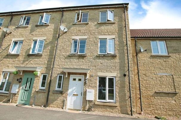 Linnet Road, Calne, SN11 - Photo 1