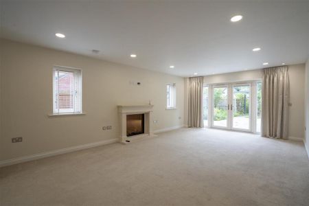 5 bedroom detached house to rent - Photo 3