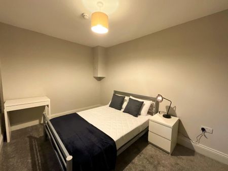 1 bedroom in a house share to rent - Photo 4