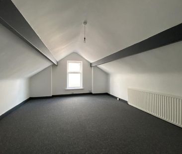4 bedroom semi-detached house to rent - Photo 6