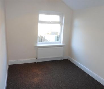 3 Bedroom House to Rent in Ealing Terrace, Rushden, Northants, NN10 - Photo 3