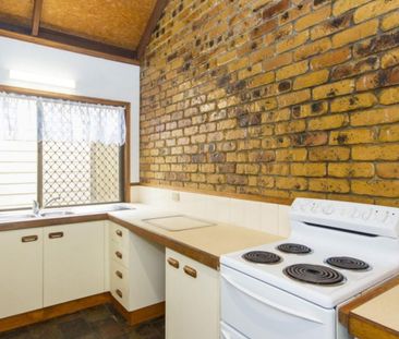 Three Bedroom Home Located Near Public Transport - Photo 5