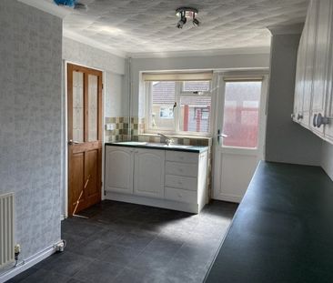Ross Avenue, Carmarthen, SA31 - Photo 1