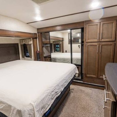 High end RV for rent - Photo 3