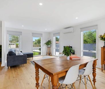 Coastal and Stylish - Photo 1