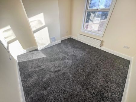 3 bedroom House To Let - Photo 3