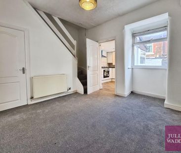 2 bedroom terraced house to rent - Photo 3