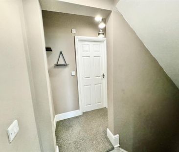 2 bedroom end of terrace house to rent - Photo 3