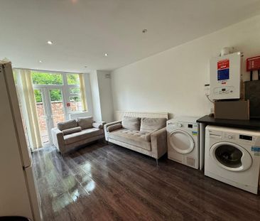 6 bedroom house to rent - Photo 4