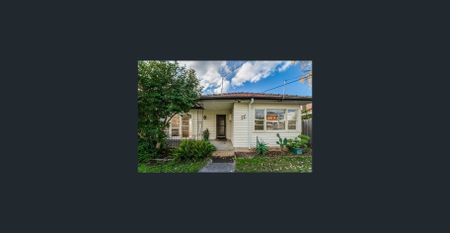 Cute Cottage in Top Location! - Photo 4