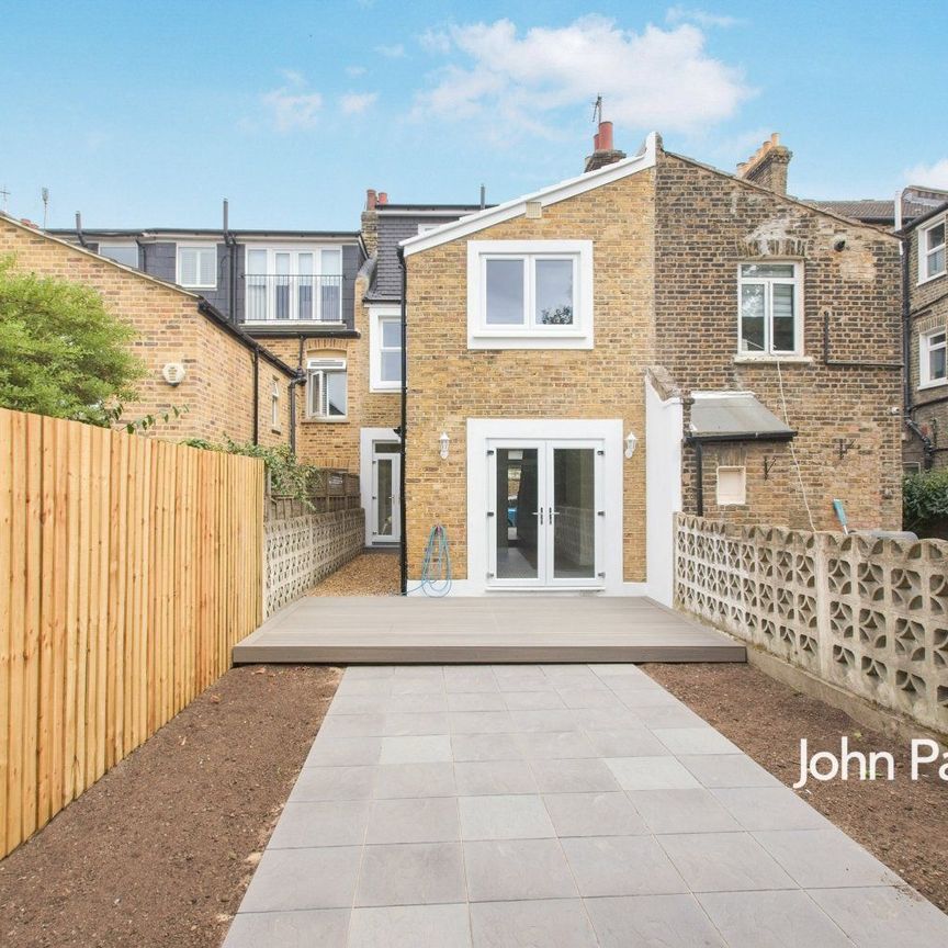 Halstow Road, London, SE10 - Photo 1