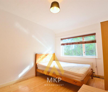 4 bedroom terraced house to rent - Photo 1