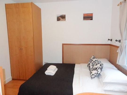 Studio to rent - Photo 1