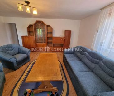 INCHIRIERE apartament 2 camere in bloc la curte zona M Bravu - Fotografie 1