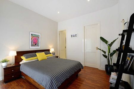 WELL PRESENTED | FRESHLY PAINTED | GREAT LOCATION - Photo 4