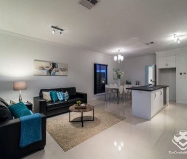 Modern 3 bedroom home for Rent in Quiet Suburb - Photo 6