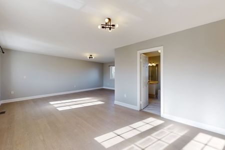 For Lease - 46 Watson Drive, Barrie, Ontario - Photo 4