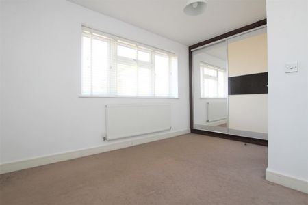 Fairview Drive, Chigwell, Essex IG7 - Photo 5