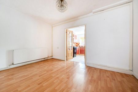 3 bedroom terraced house to rent - Photo 3