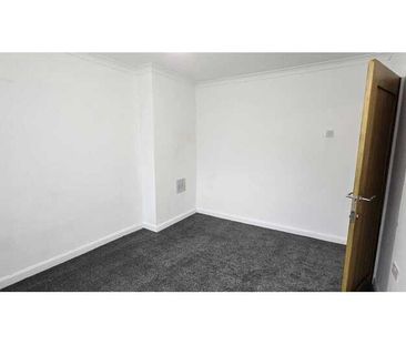 3 bedroom end of terrace house to rent - Photo 1