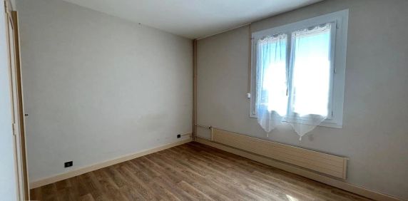Appartement à louer 4 pièces 83.18m² - Photo 2