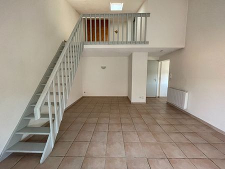 Location appartement 1 pièce, 52.93m², Castelnaudary - Photo 2