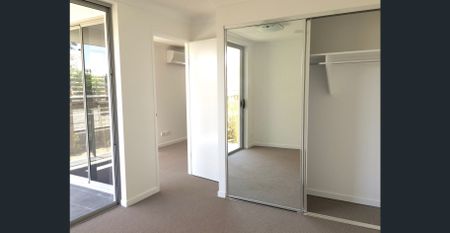 Spacious, Stylish & Secure – Your Ideal Home Awaits in Labrador! - Photo 5