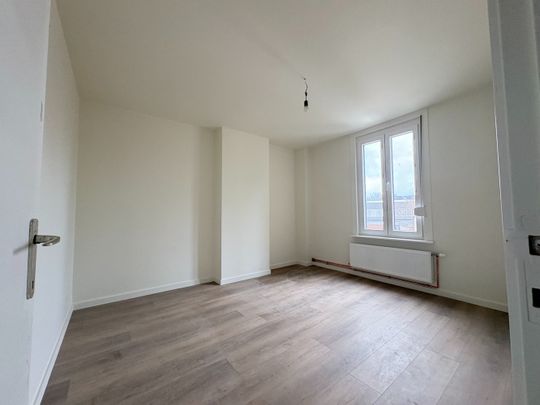 Gezellige, lichtrijke woning met drie slaapkamers - Photo 1